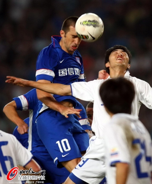 九州娱乐平台-巴黎演绎胜利，巴神金靴华丽炫目惊艳(意大利黑人球星巴神)