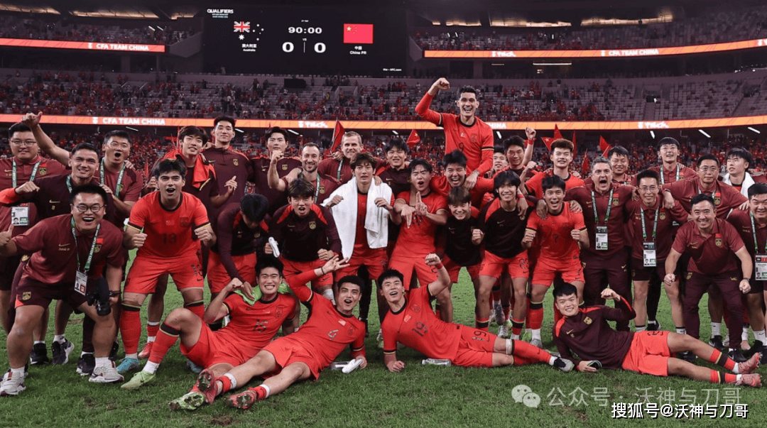 亚洲球队在国际赛事中展现团队力量！(亚洲球队在国际赛事中展现团队力量的英文)