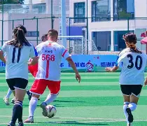 顶级球队抢夺冠军奖杯,整装待发(顶级球队抢夺冠军奖杯,整装待发的球员) 顶级球队抢夺冠军奖杯,整装待发(顶级球队抢夺冠军奖杯,整装待发的球员)